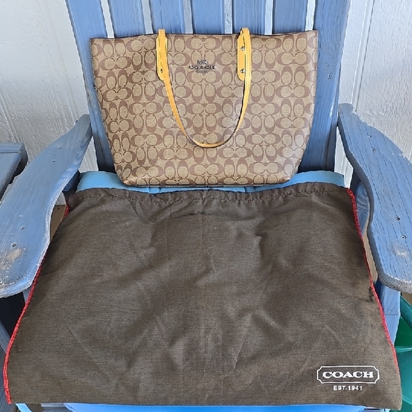 Coach Tan and Yellow Womens Tote Bag 17.5" x 11" x 6" w/ Dust Bag 23" x 19" 8" - Picture 12 of 16